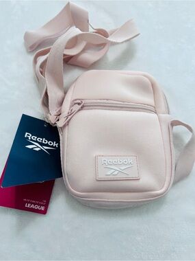 REEBOK CROSS BODY BAG TRAVEL
POUCH PEACH NEW